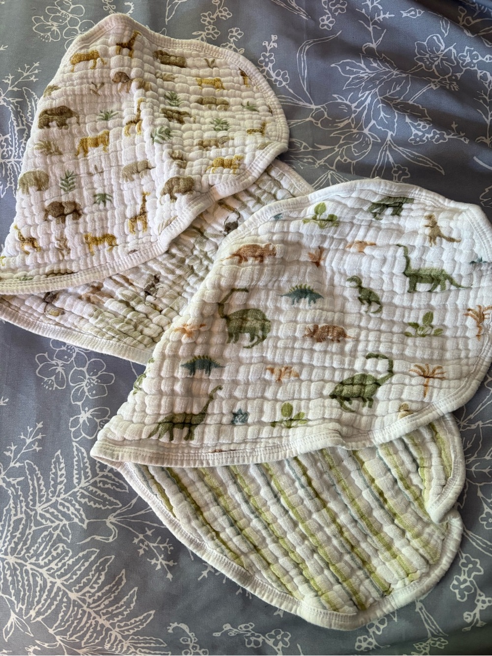 aden + anais bib bundle - like new